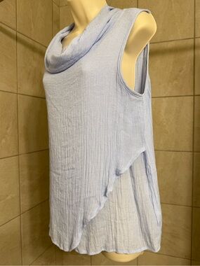 NWOT Gaya light blue cowl neck sleeveless fluttery top, size Large